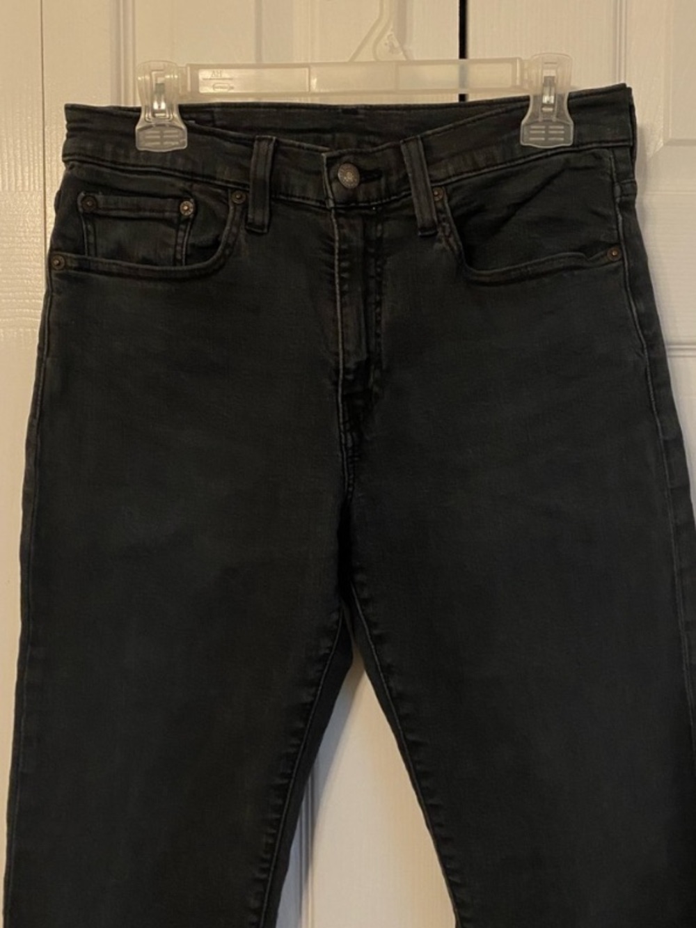 Men's Levi's Black Jeans Size 32x32 (actual 31x30) Straight
Leg